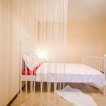 23 1 Bedroom With Balcony Apartment *