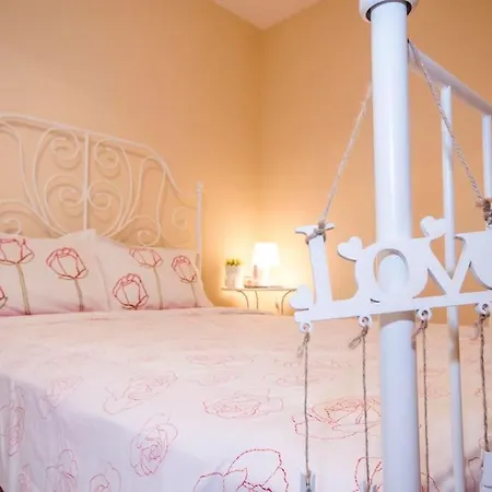 23 1 Bedroom With Balcony Apartment *